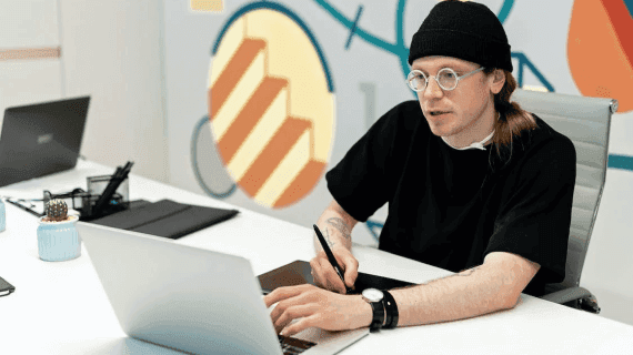 akiTech